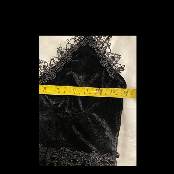 Velvet Gothic Crop Top Size Large - Picture 6 of 8